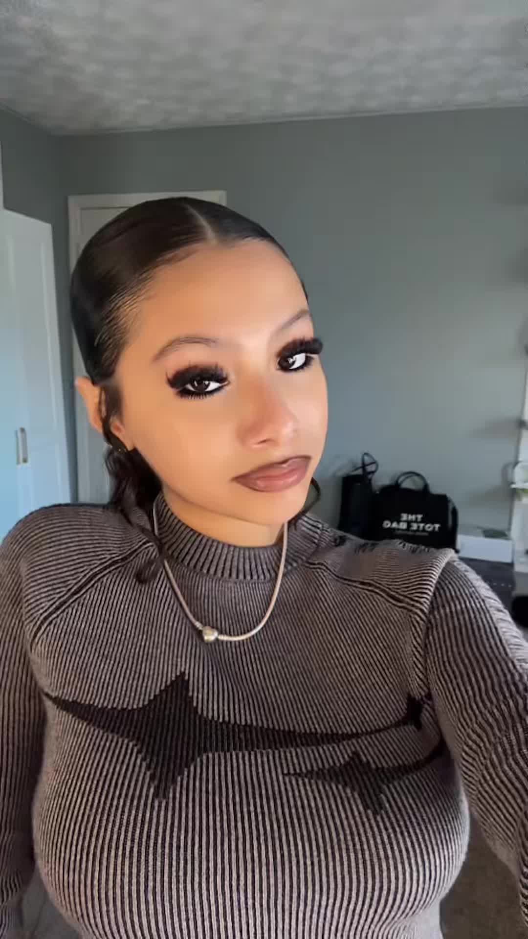 @niicole.