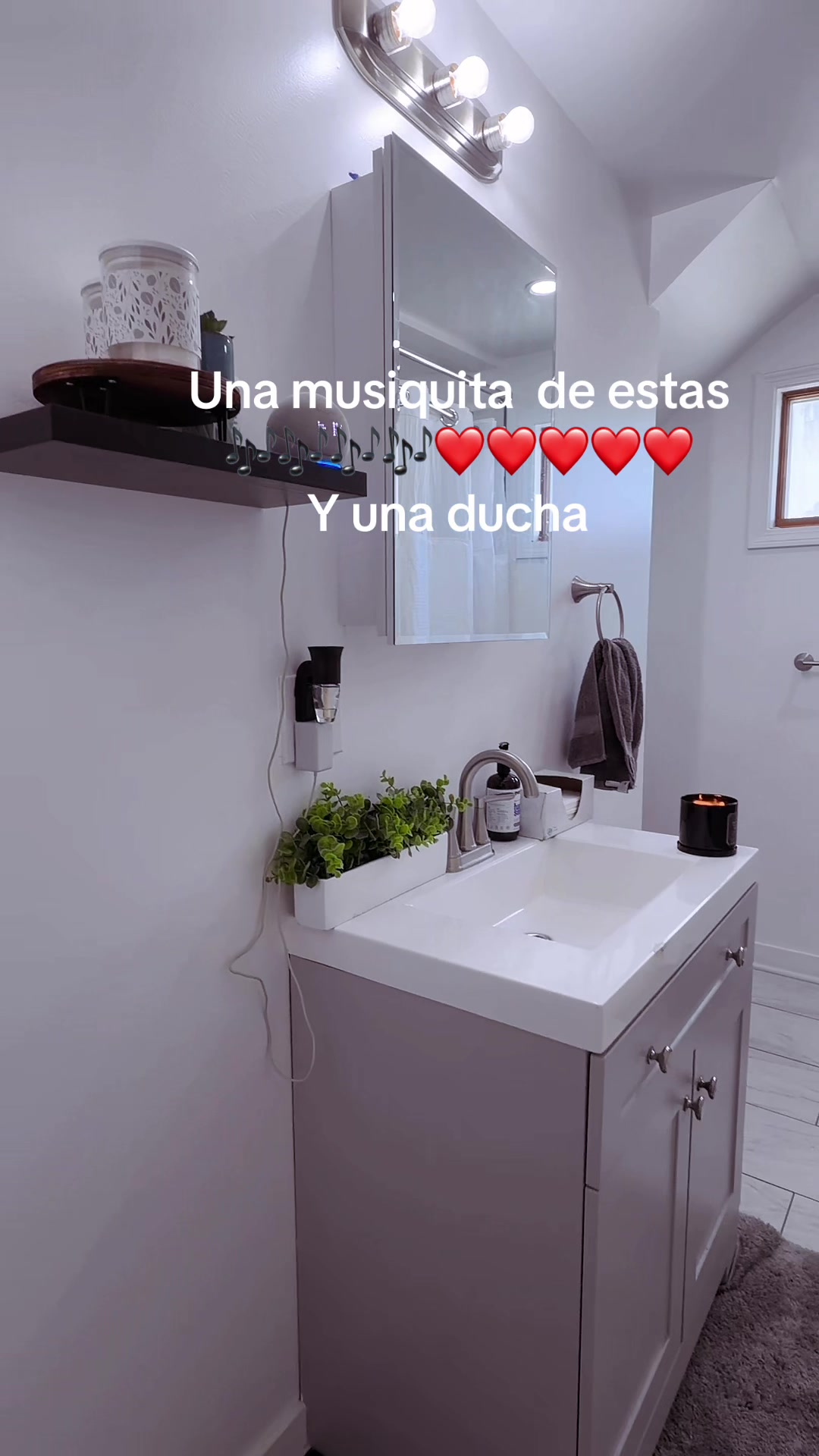 @Anna 💙🤍