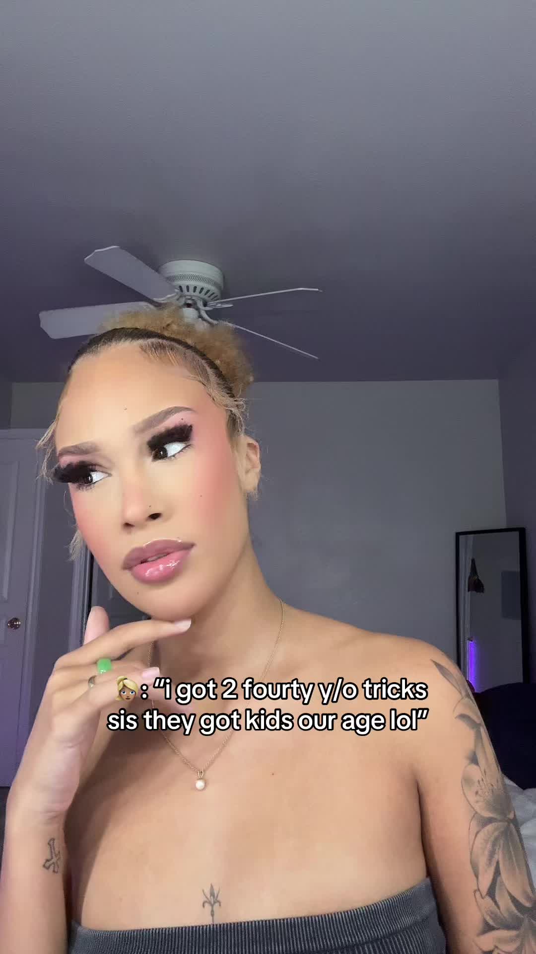 @niaakarrington