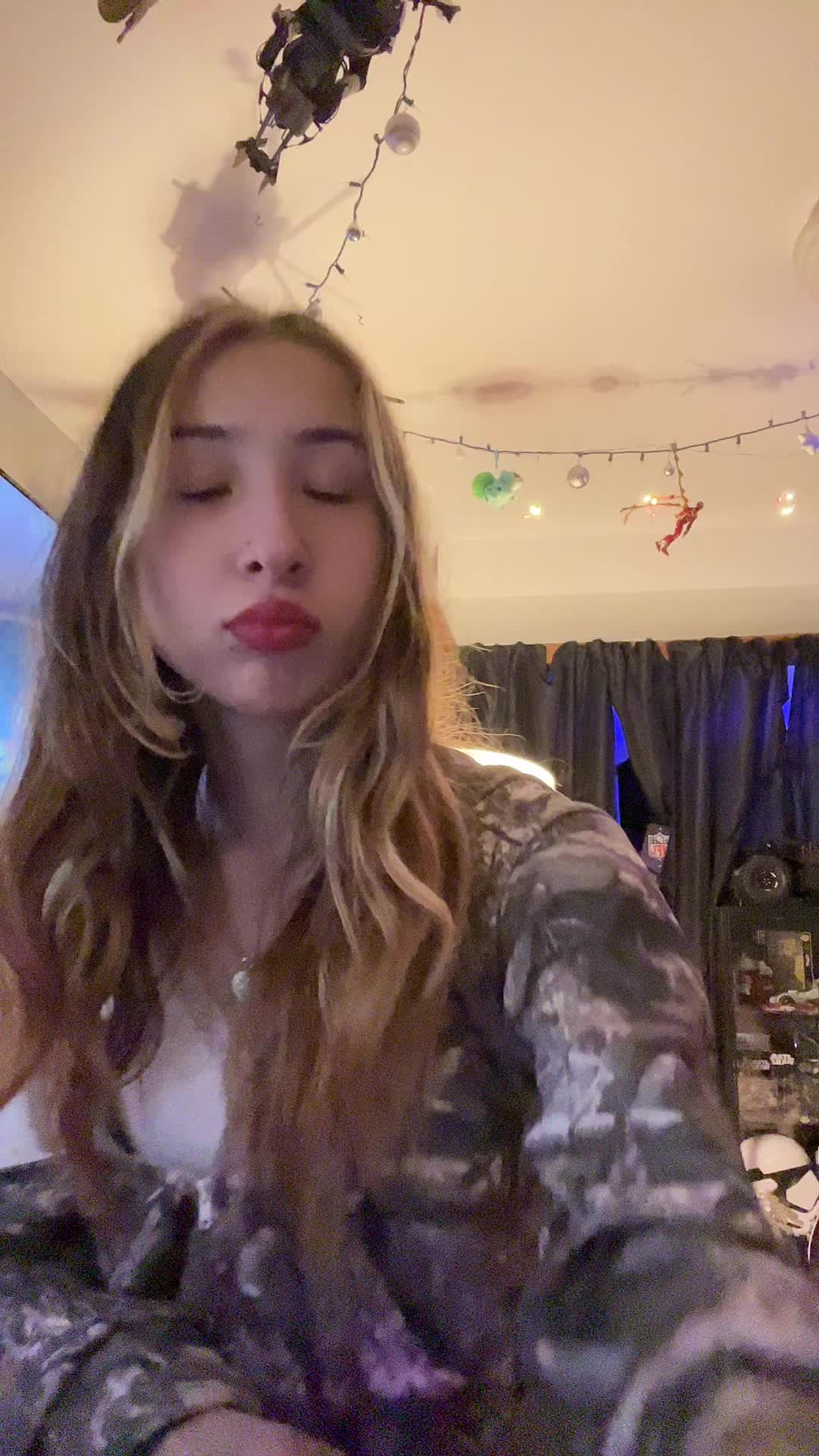 @hellookiko