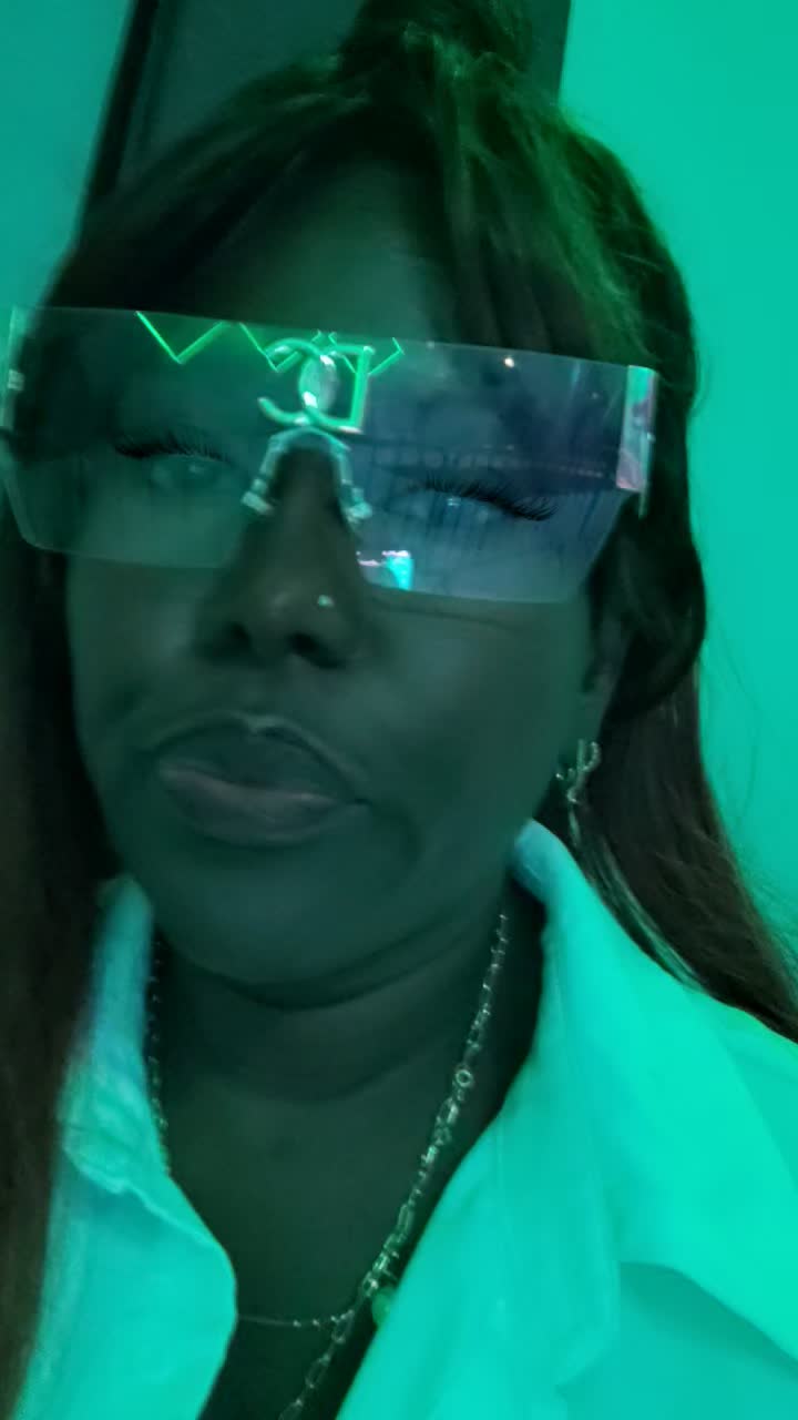 @farahdelatouriere