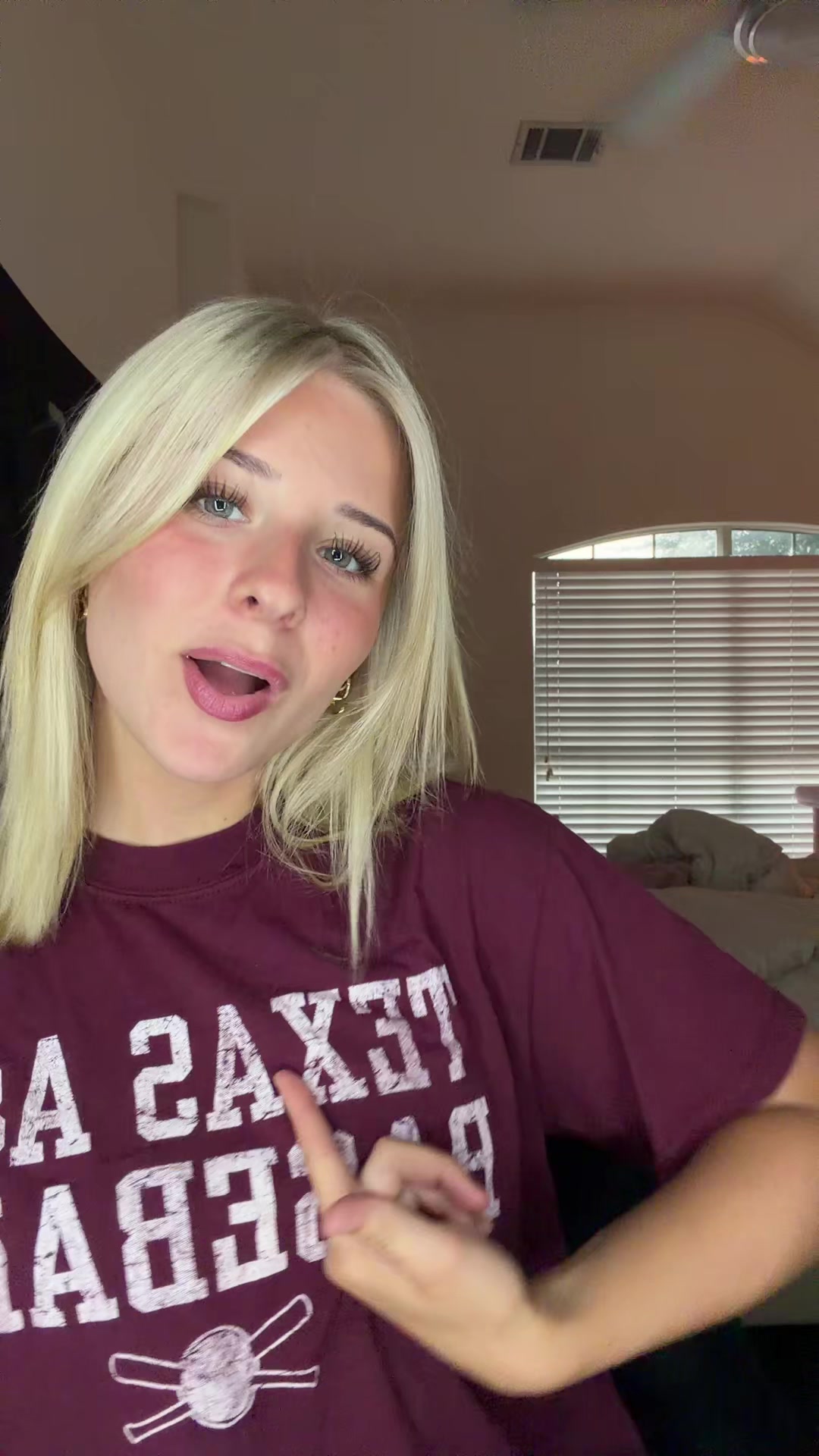 @savconway_