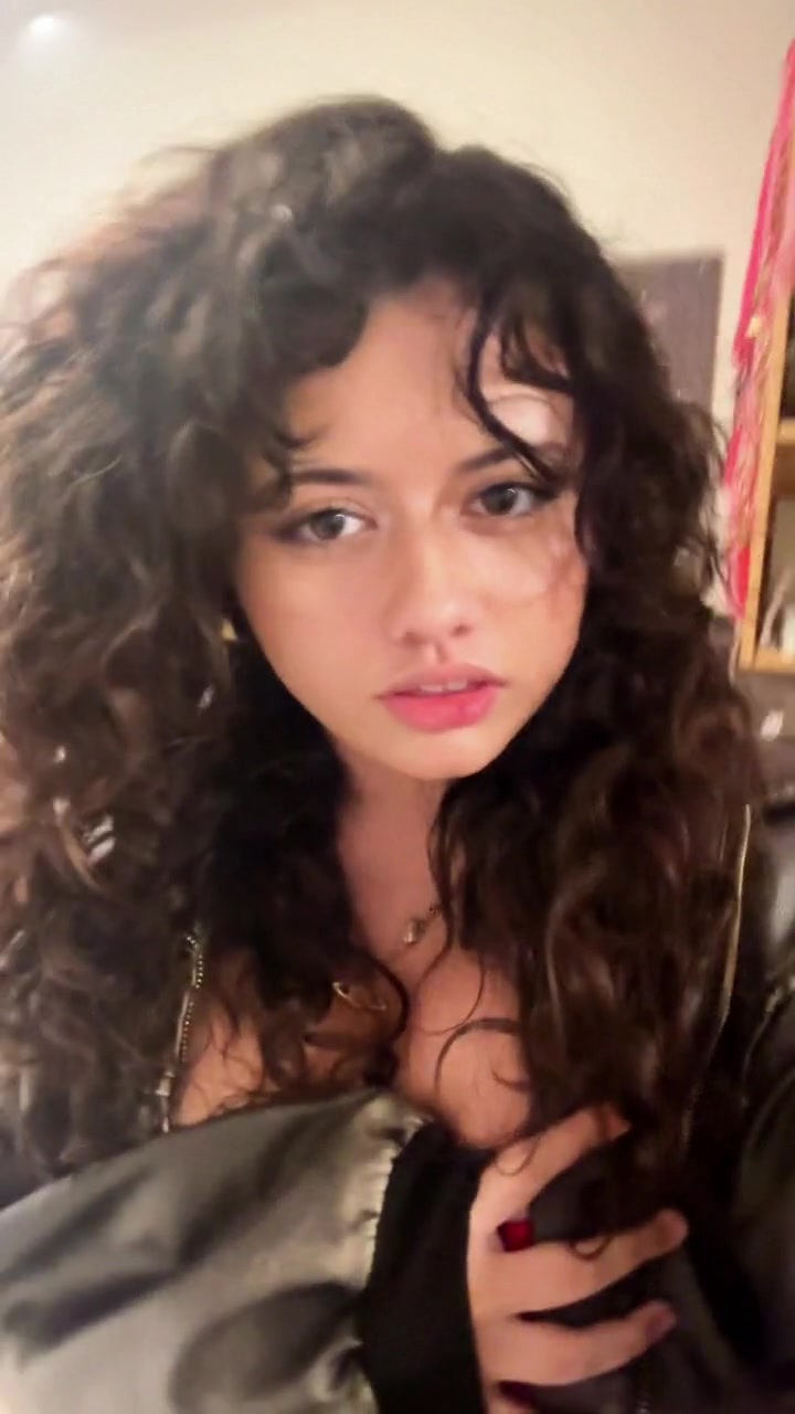 @Ella