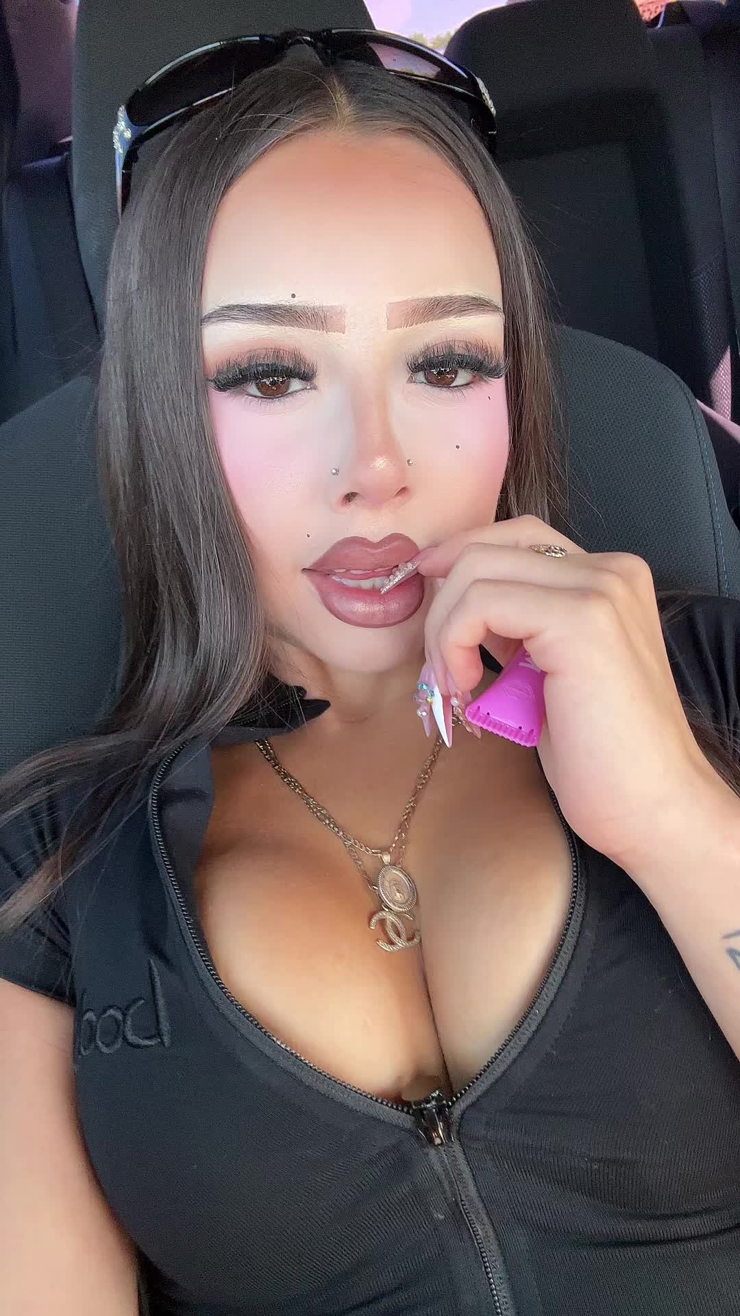 @𝓨💸