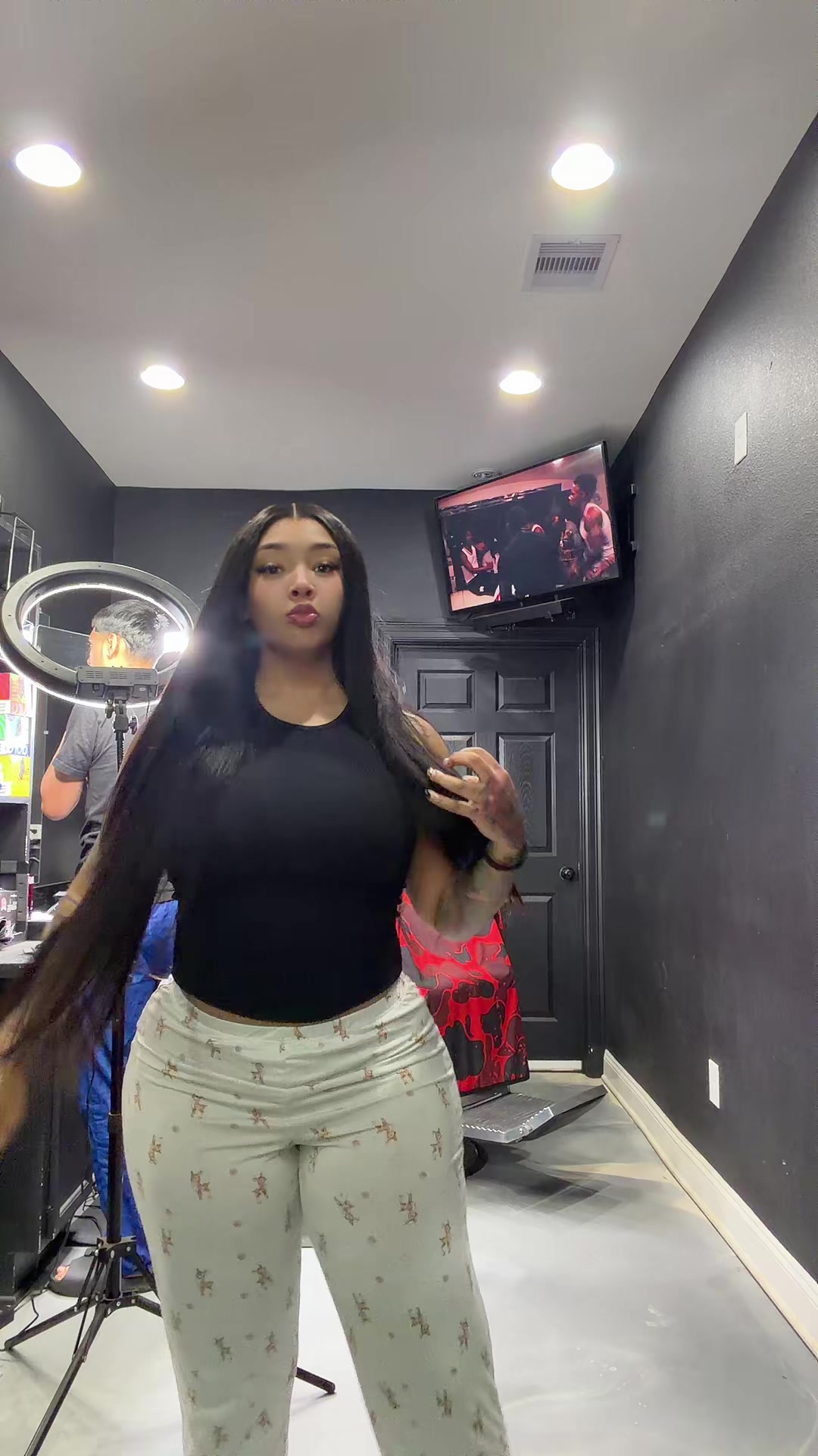 @NeNe5300