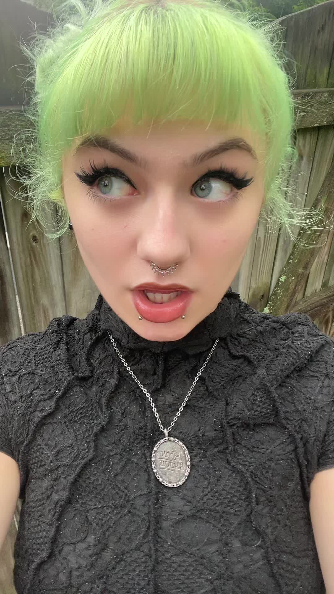 @Sarah jean 🖤