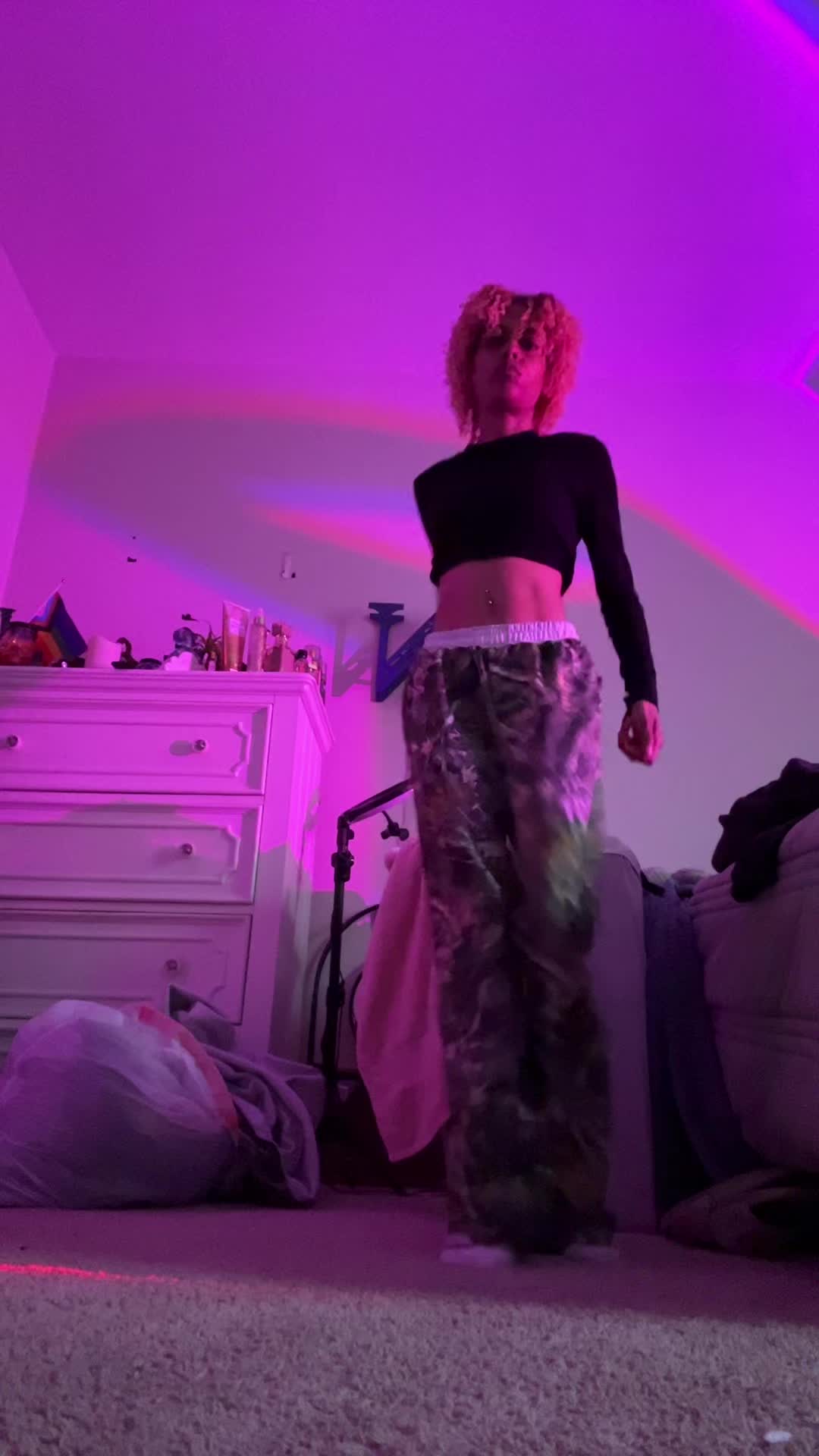 @nosmilingnini