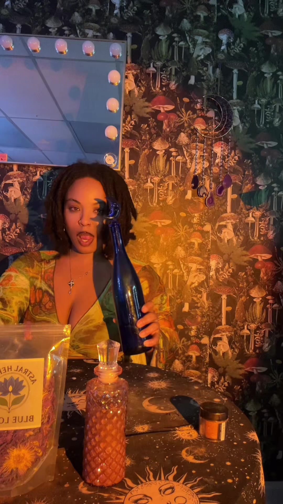 @WhimZee 🌺✨🧚🏽🔮