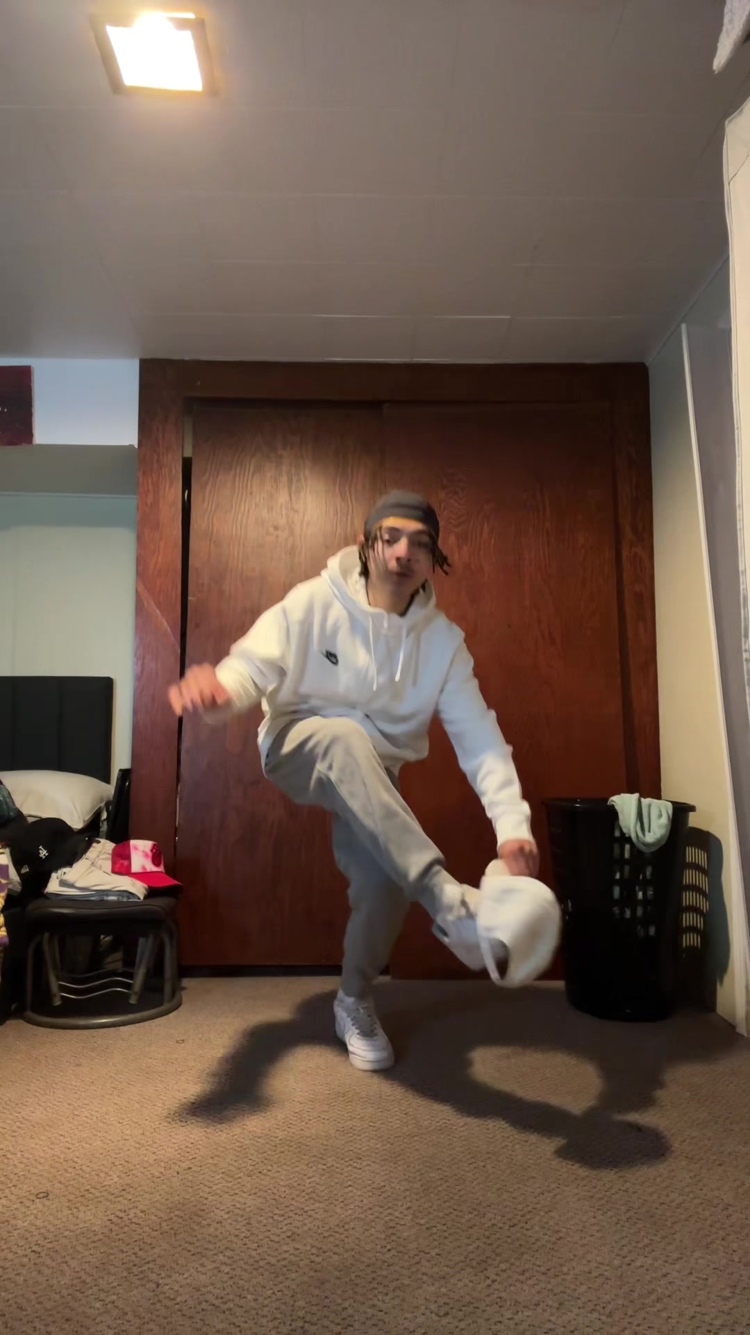 @Ddot.Dee