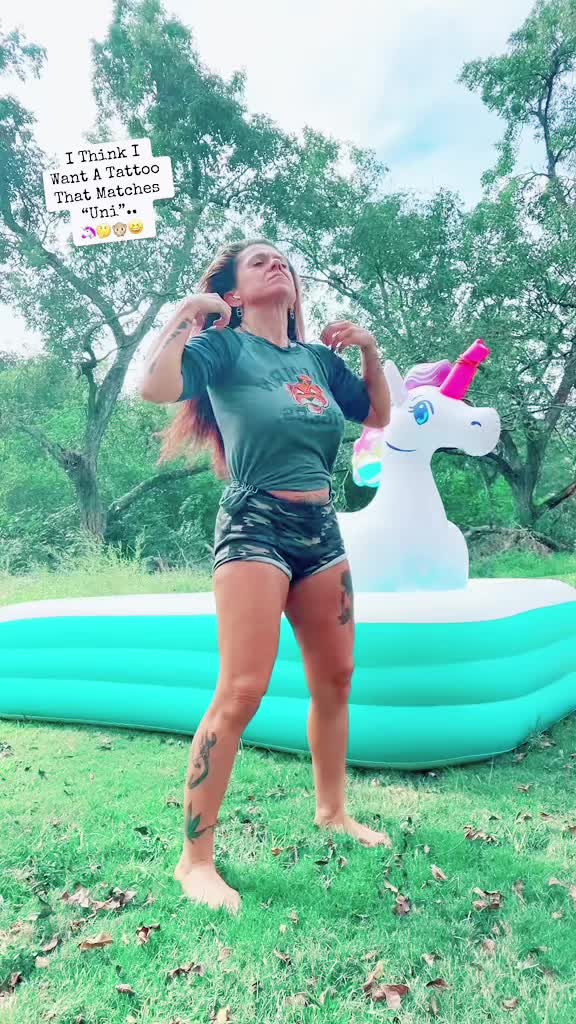 @RedneckBaddie
