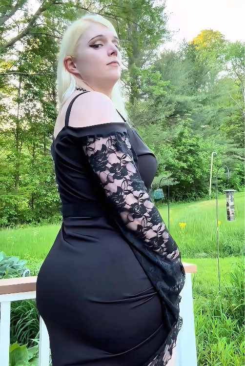 Amanda Rae (@realamandarae) - Urlebird