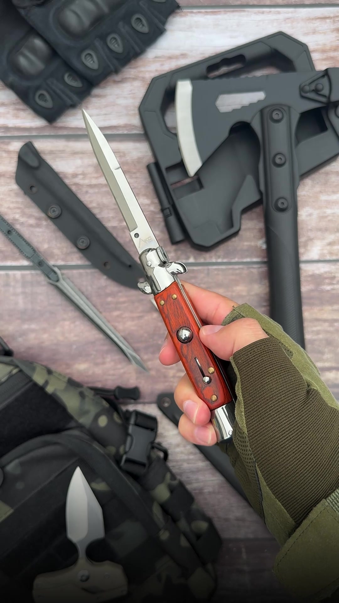 @survival.knives