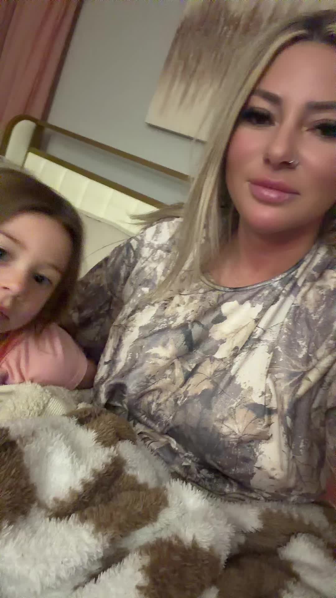 @KALLEE | MAMA | RN