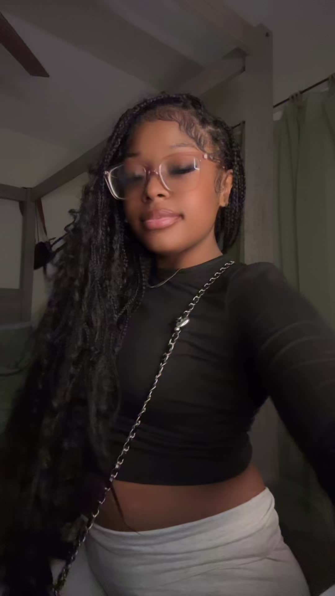 @tyraa.
