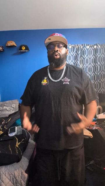 @👑 KingPakman♒🕺🏿6️⃣LǨǤŇǤ💰💨