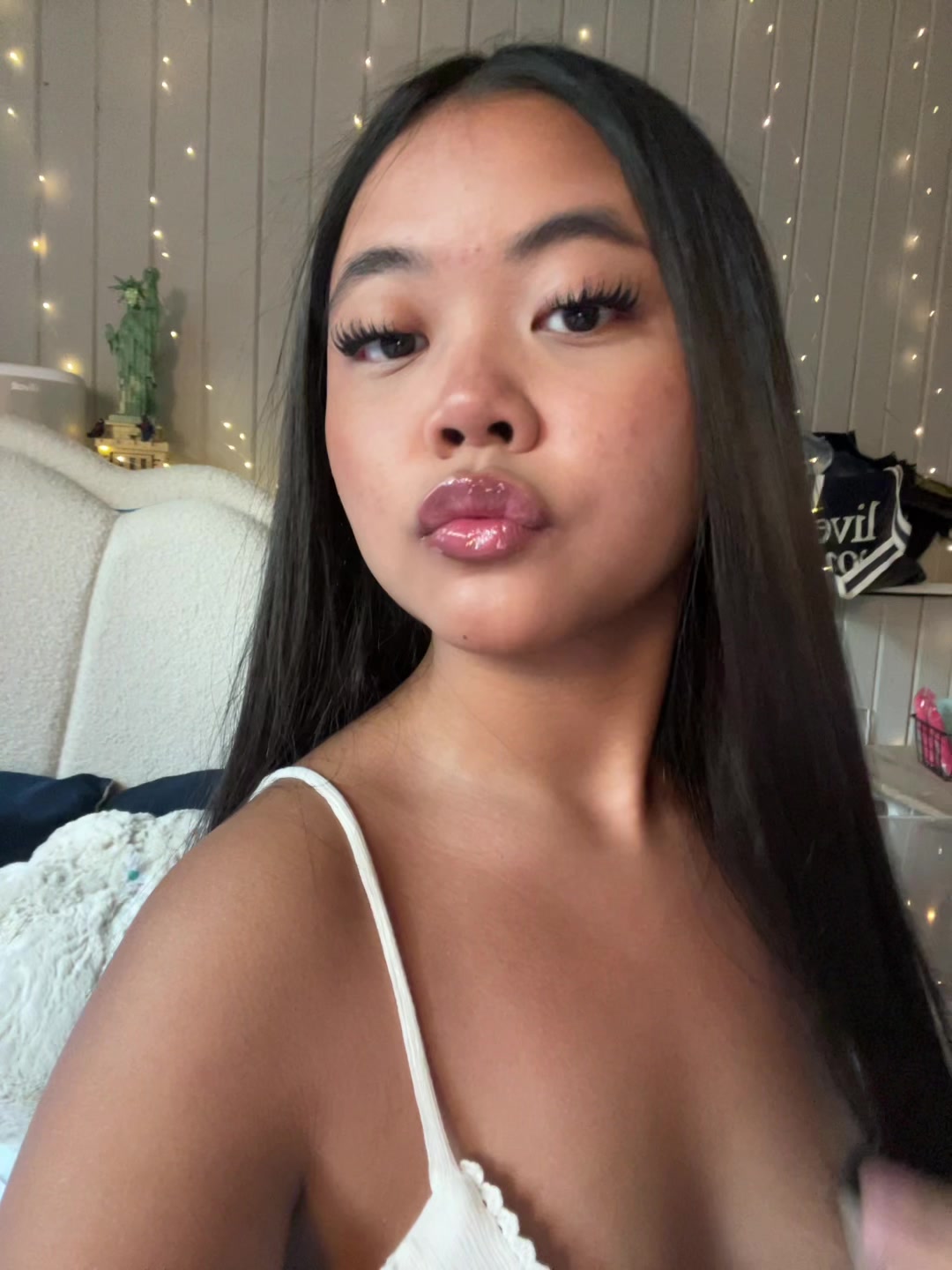 @Avaa🤍🌃🪩🥂
