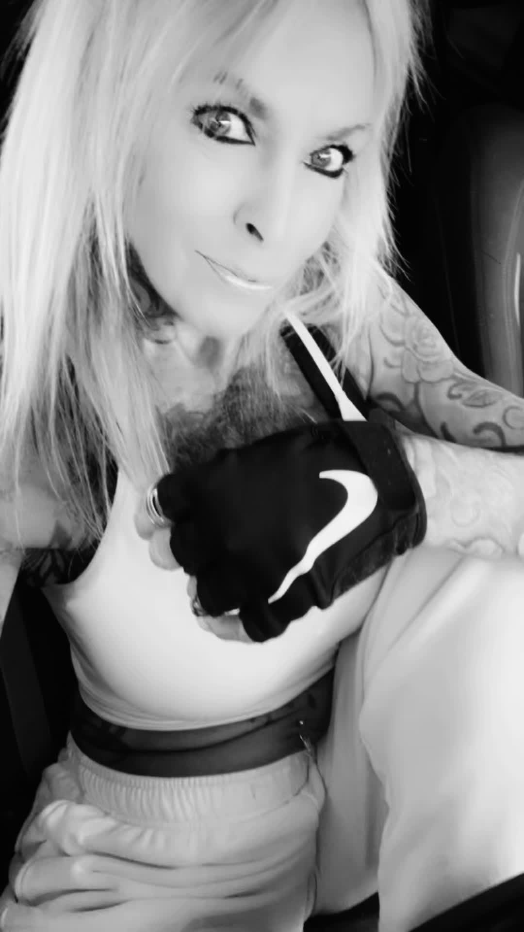 @usermissfitbarbie
