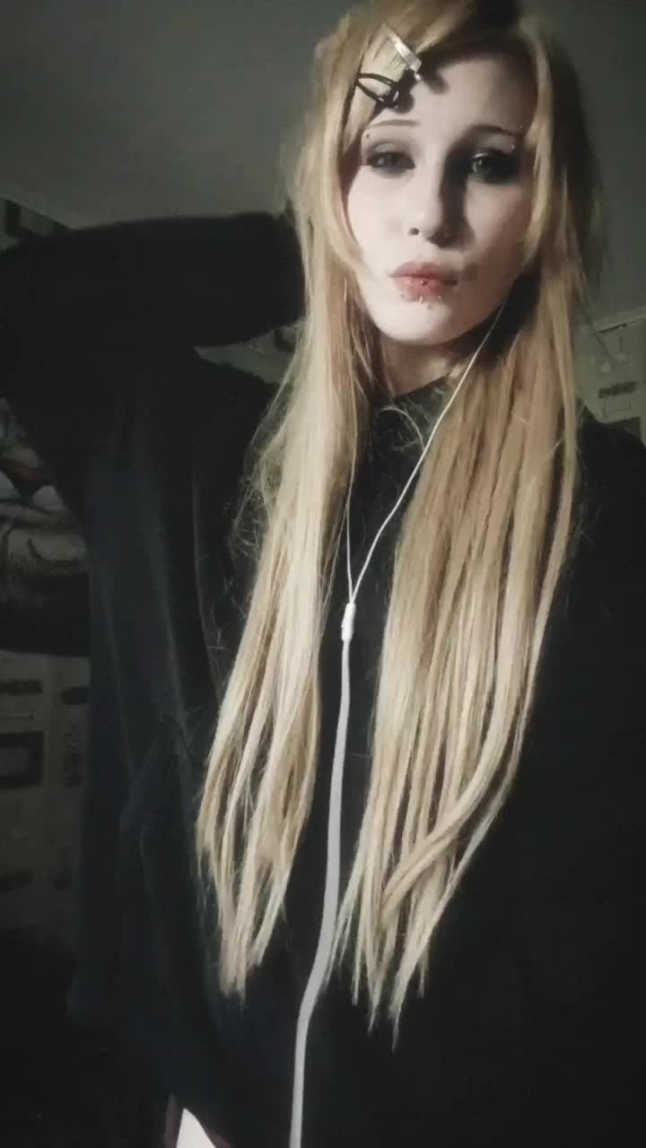 @𝔳𝔬𝔩𝔡𝔢𝔪𝔞𝔯𝔞