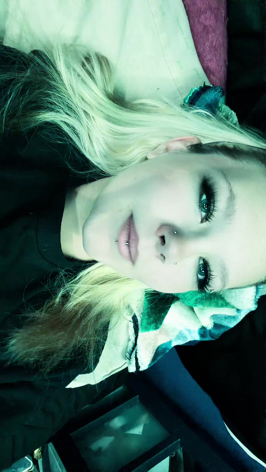 @Witheredbat🦇🖤...💙🦈