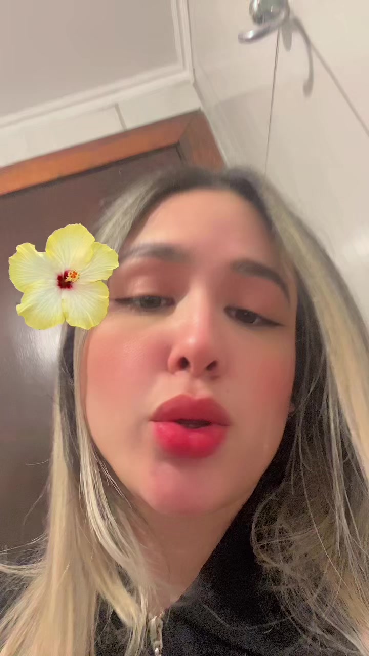 @Jennifer Lorrana 🐝