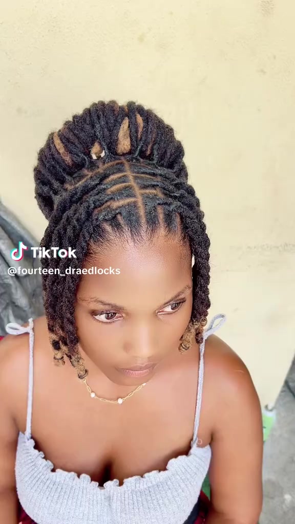 @MK(509) dreadlocks & piercing