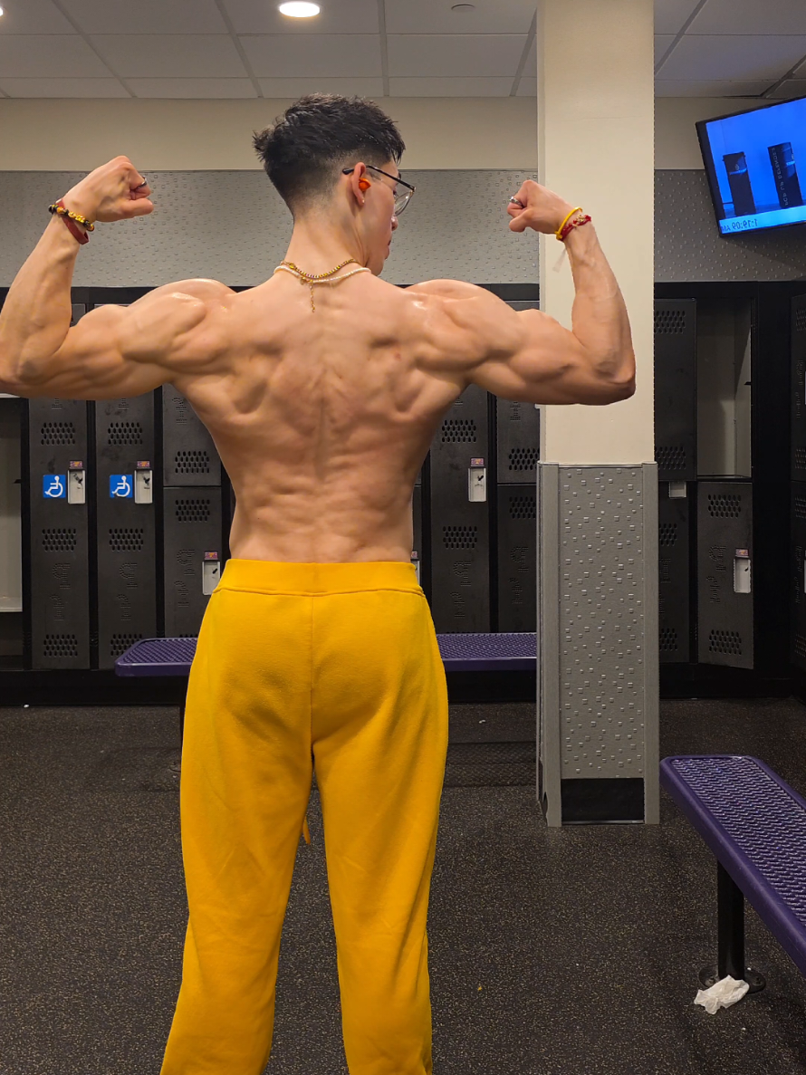 @johnnydivines