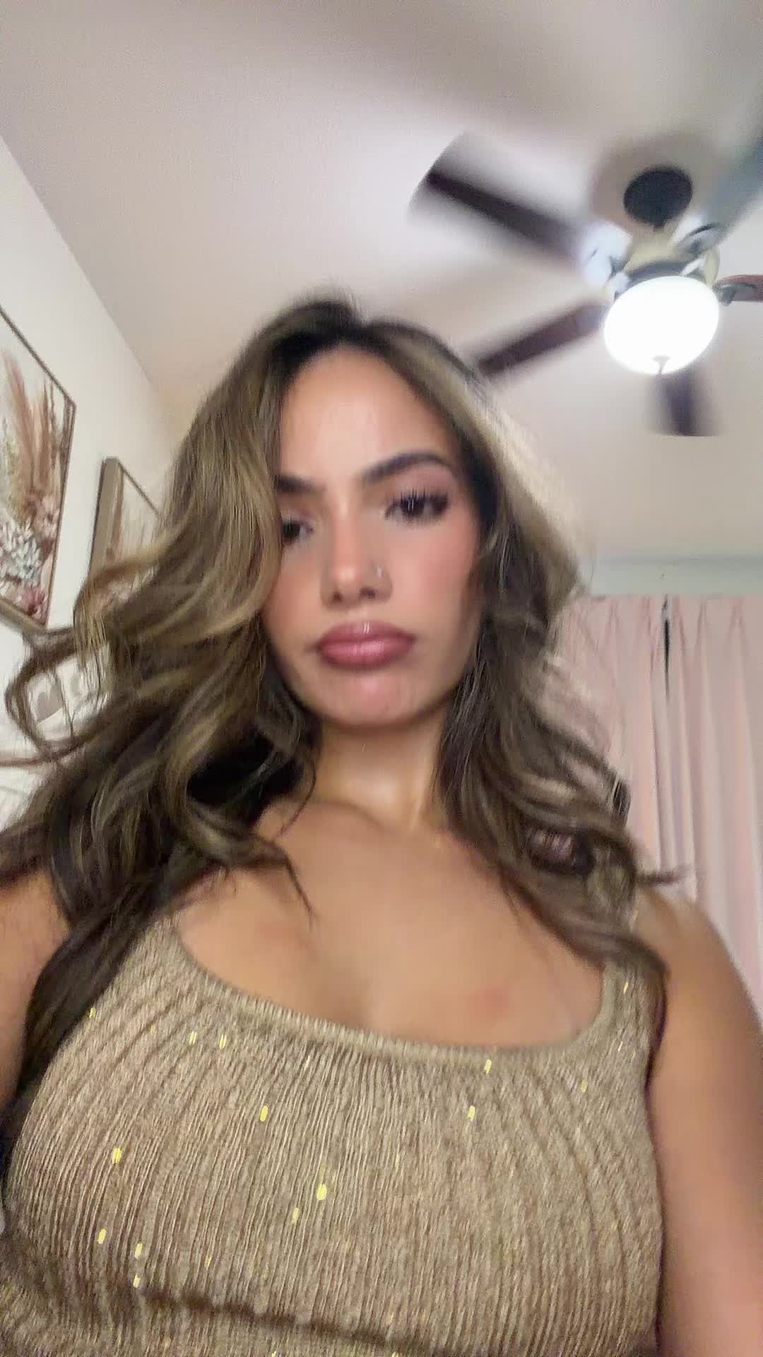 @YelloHelo
