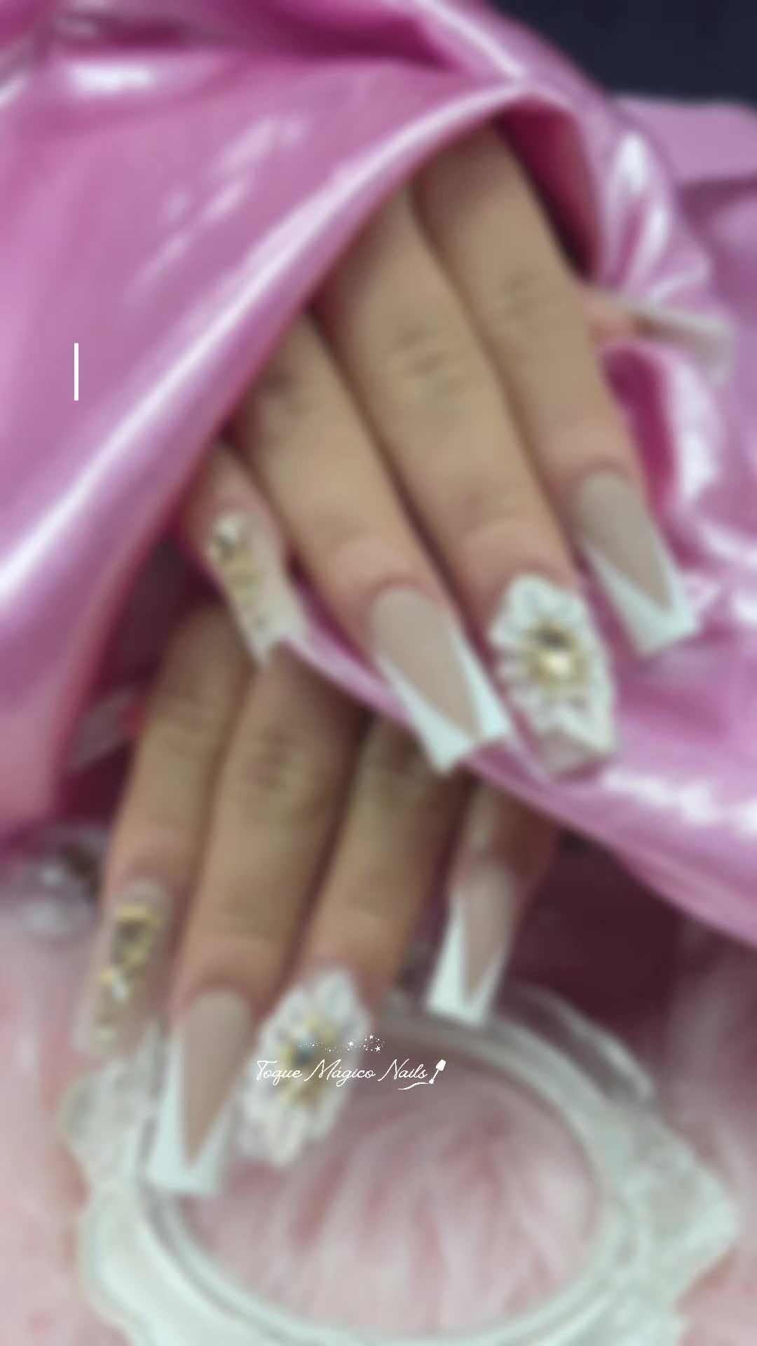 @Toque  M&aacute;gico Nails
