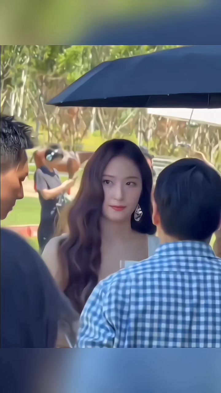 @Catchmyeye
