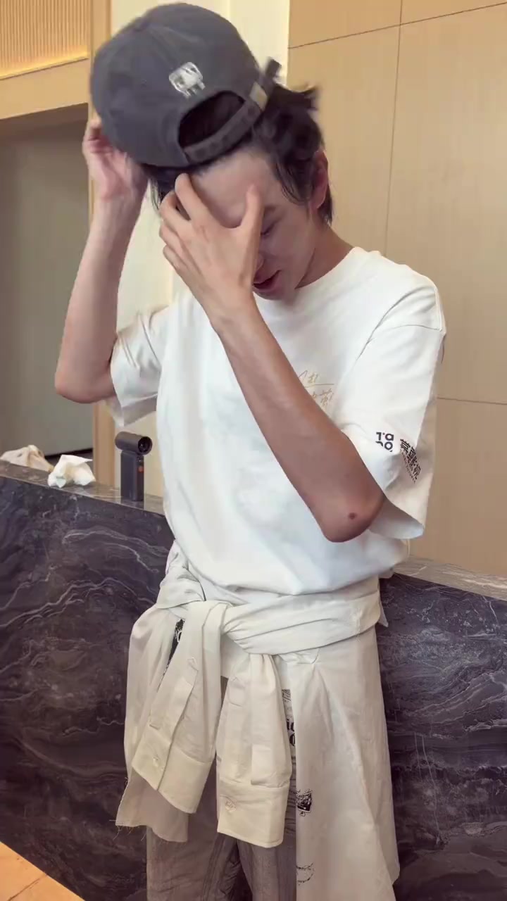 @๐ ๐๐ฌ๐ฌ๐๐ ๐๐๐๐_ๅถ็็ถ ๐ฆ