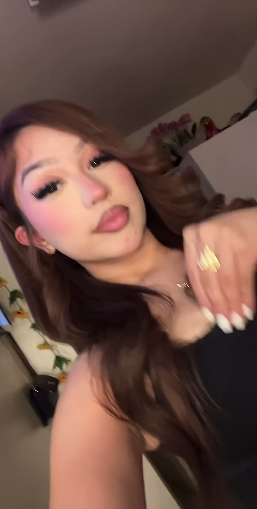 @•♛•