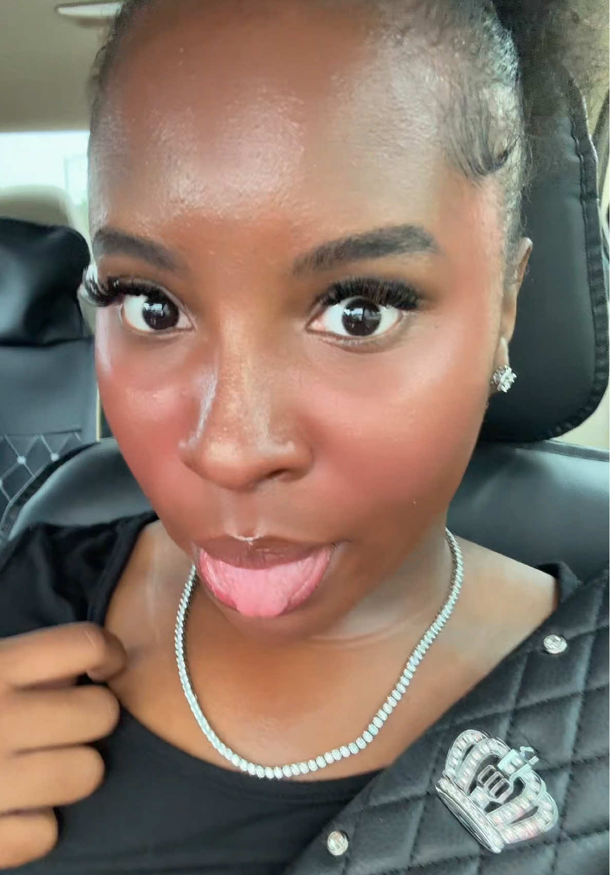 @itsqueenamaya