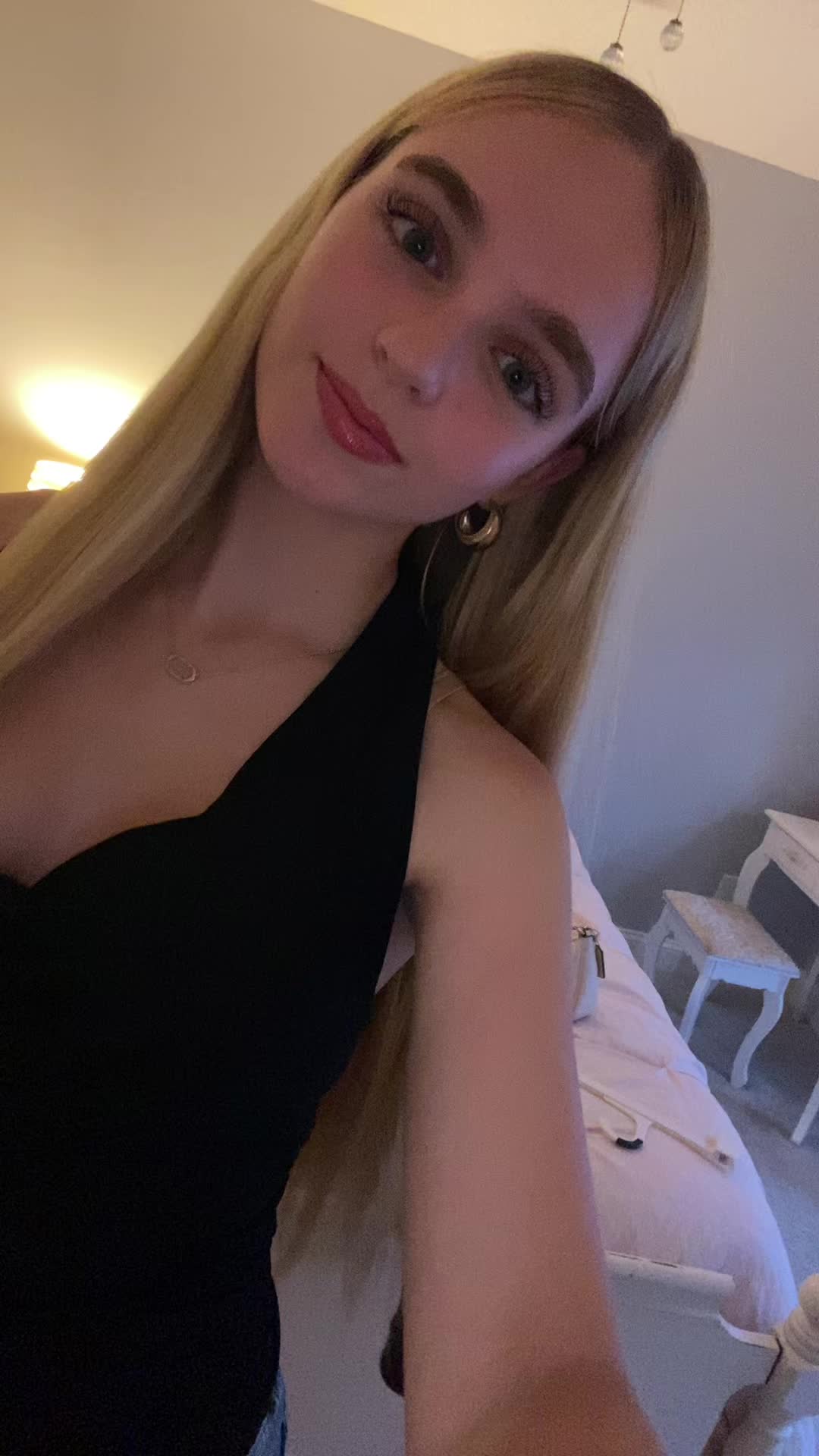 @isabella