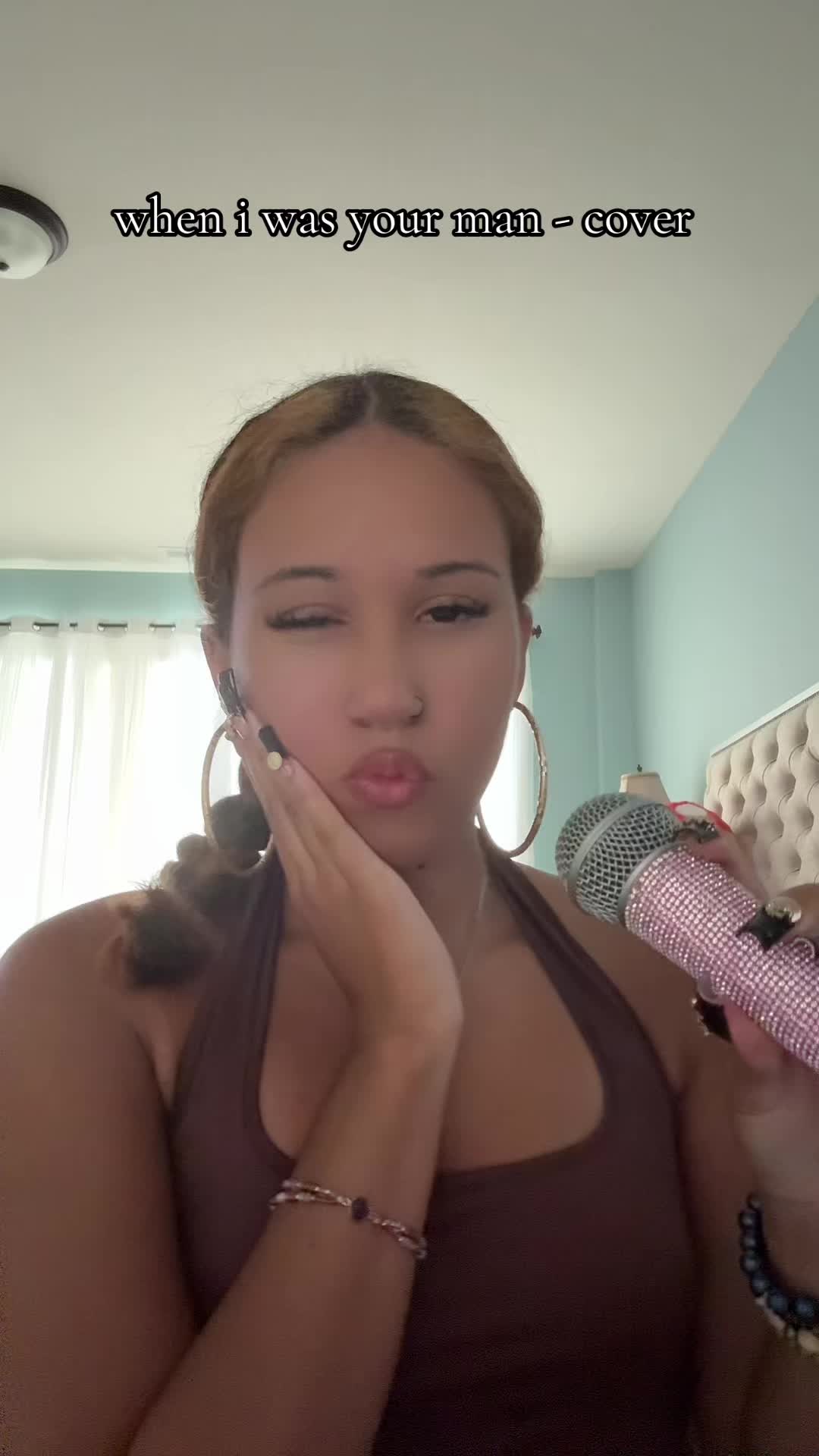 @Brooke sings