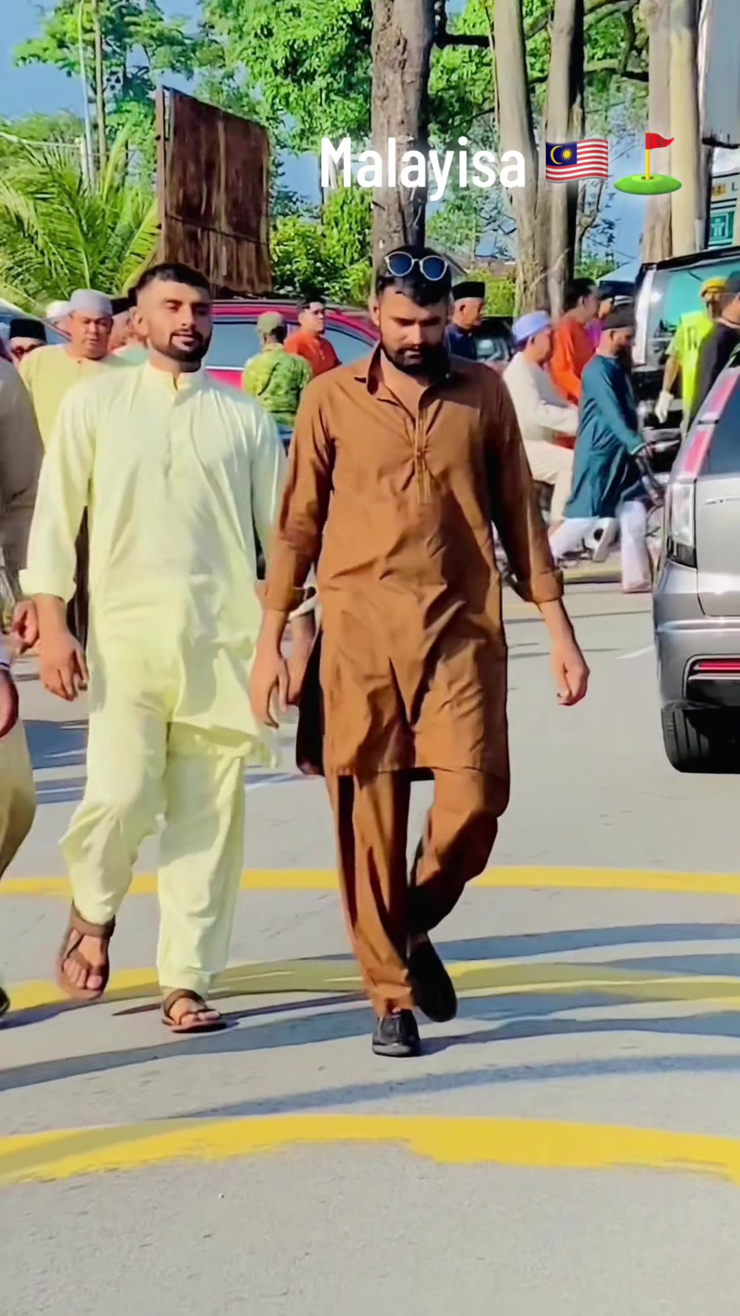 @WARIS JUTT 🇵🇰🇲🇾🇨🇦