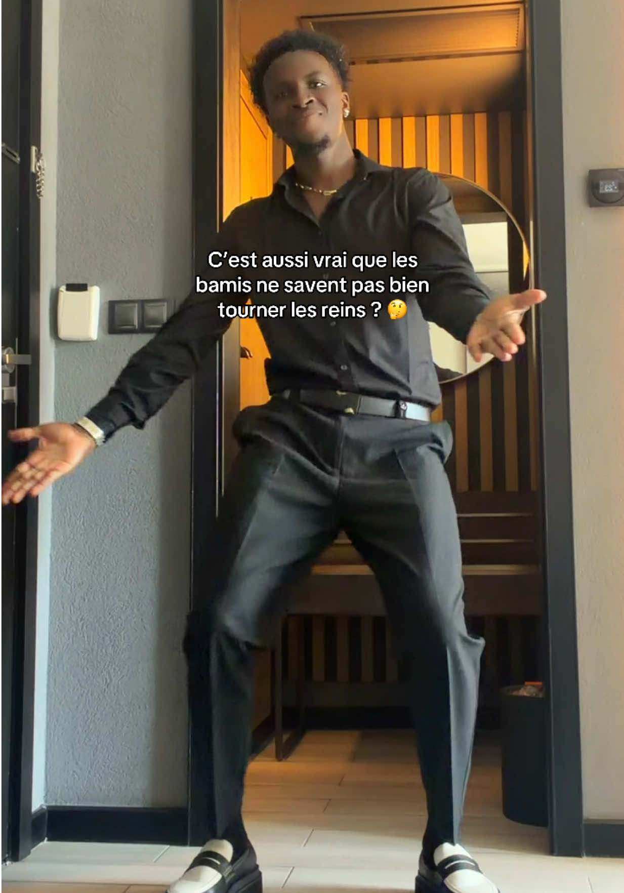 @LE M&Eacute;TISSE NOIR 🇨🇲