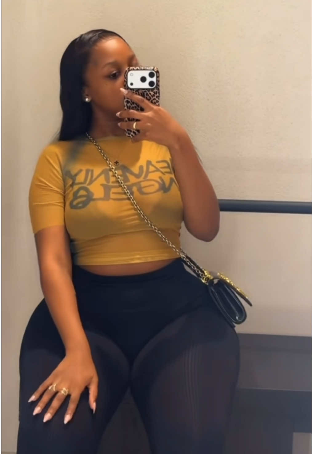 @melavue