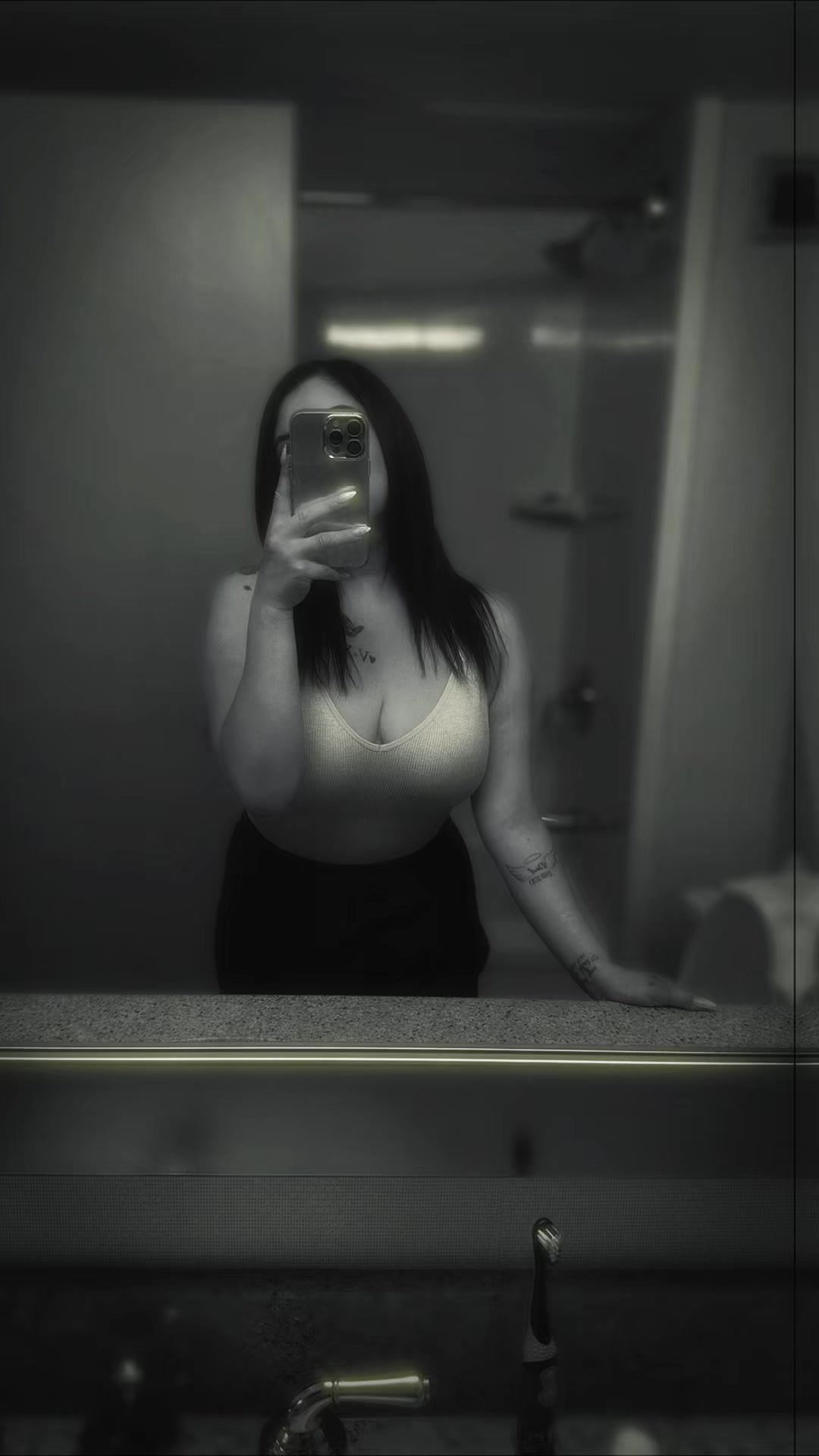 @_alyscott_