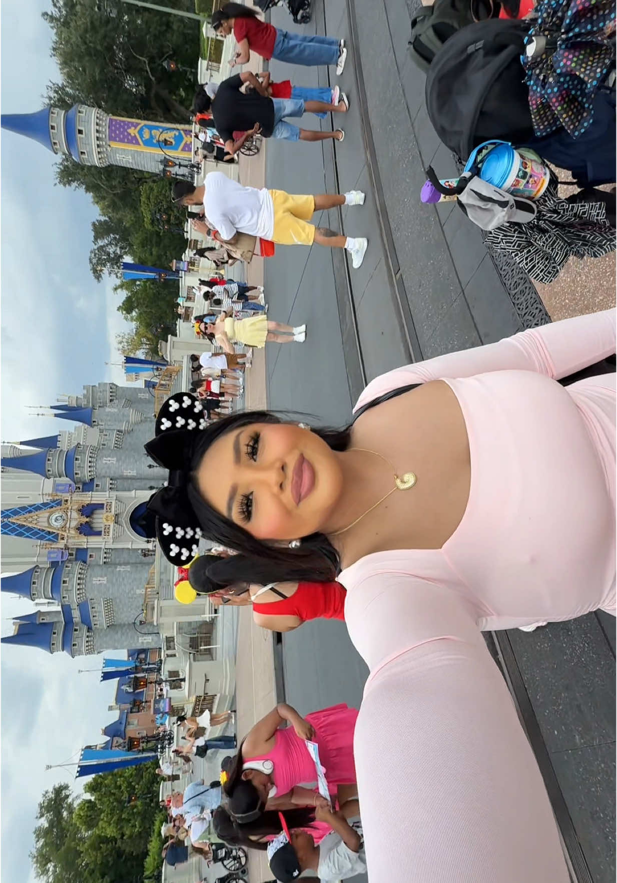 @lifestylewithella