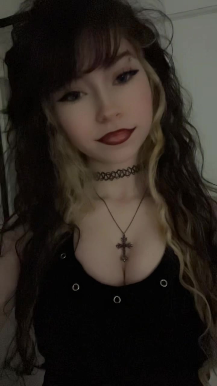 @Mae🦇