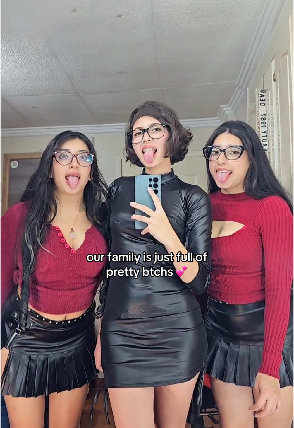 Evans twins (@evanstwins_xo) - Urlebird