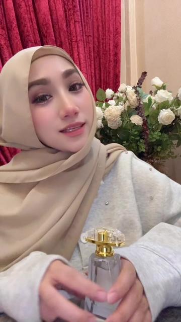 @Cik Puan Auni Founder Elyss
