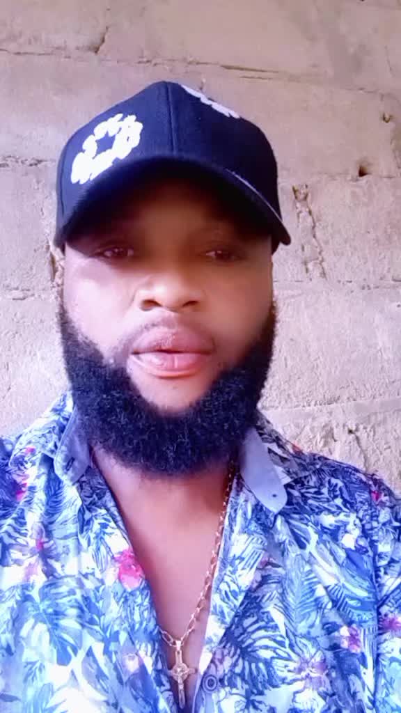 @Senior Man Alubarika