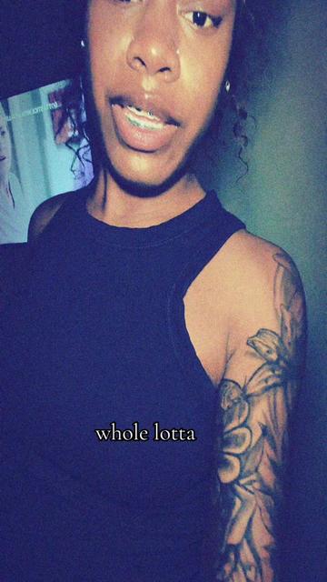 @👩🏾&zwj;❤️&zwj;💋&zwj;👩🏽