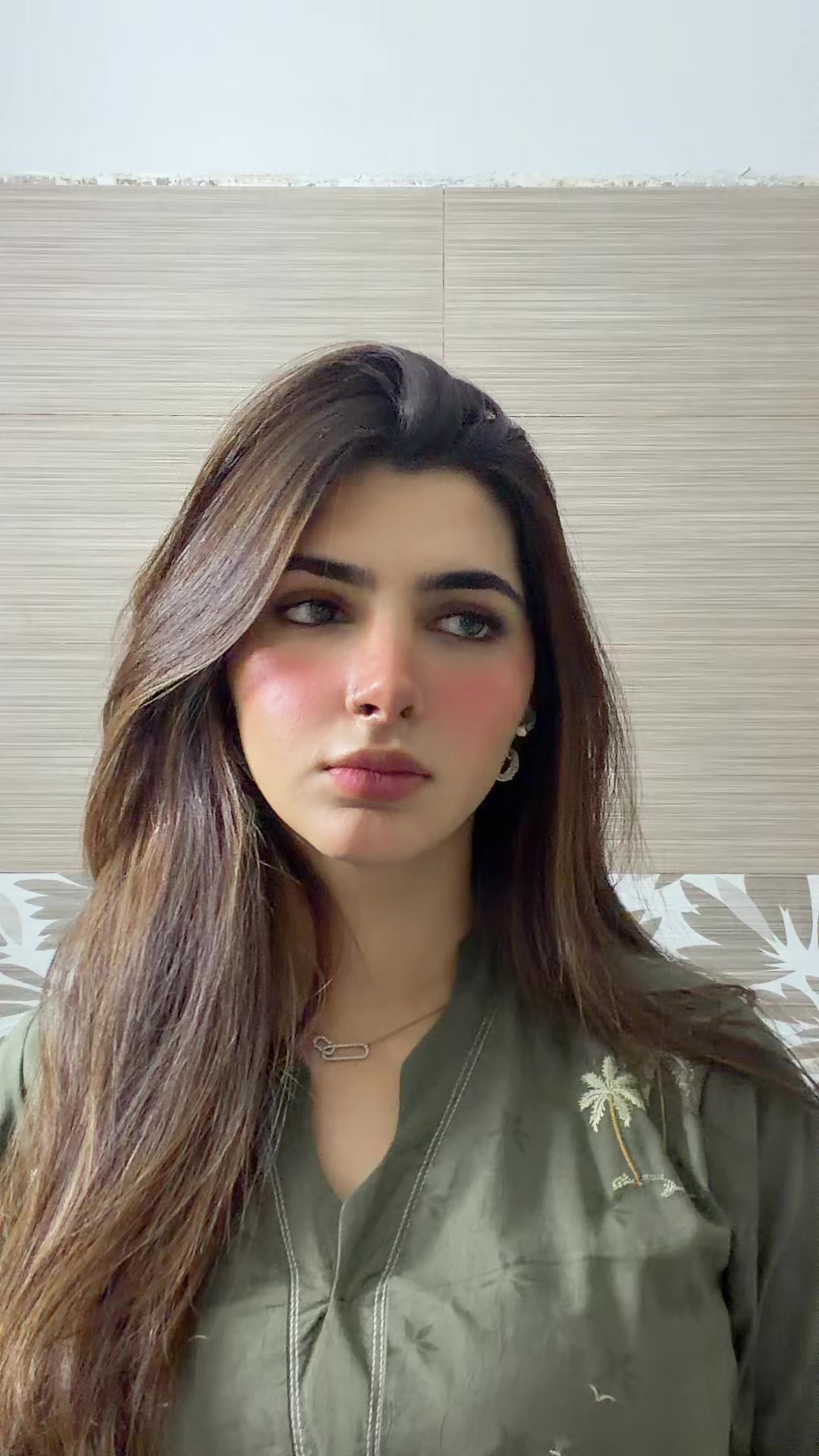 @Veeni