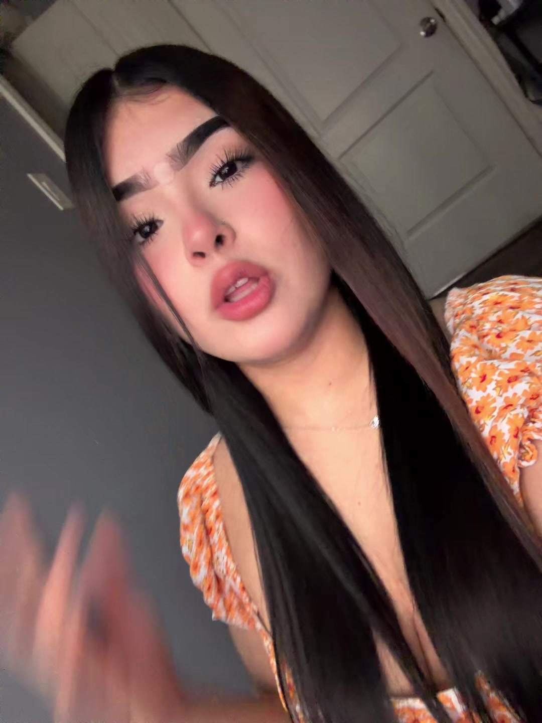 @𝓢𝓱𝓪𝓻𝓸𝓷 💫