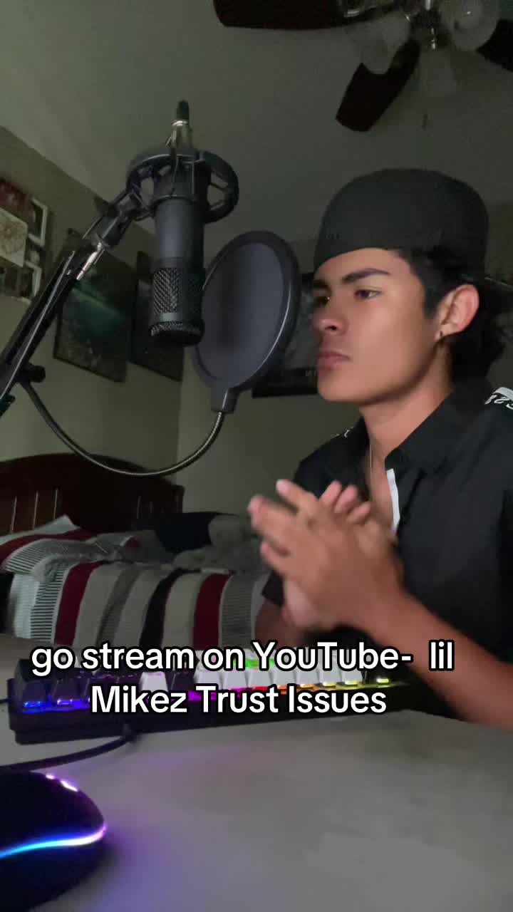 @Unknown シ