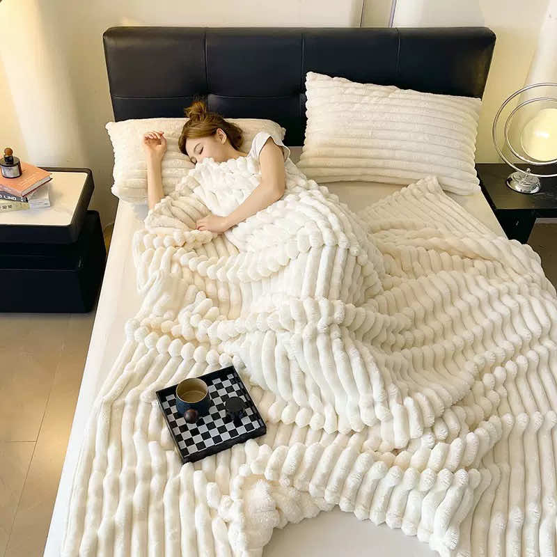 @Luxe By Christie🛍️😌❤️