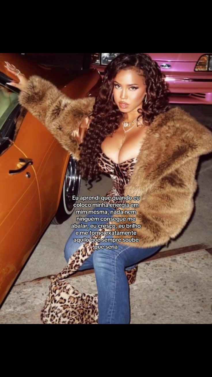 @𝒱ℯ𝓁𝓋ℯ𝓉ℬ𝓁ℴℴ𝓂𝒢𝒾𝓇𝓁 👑🩷