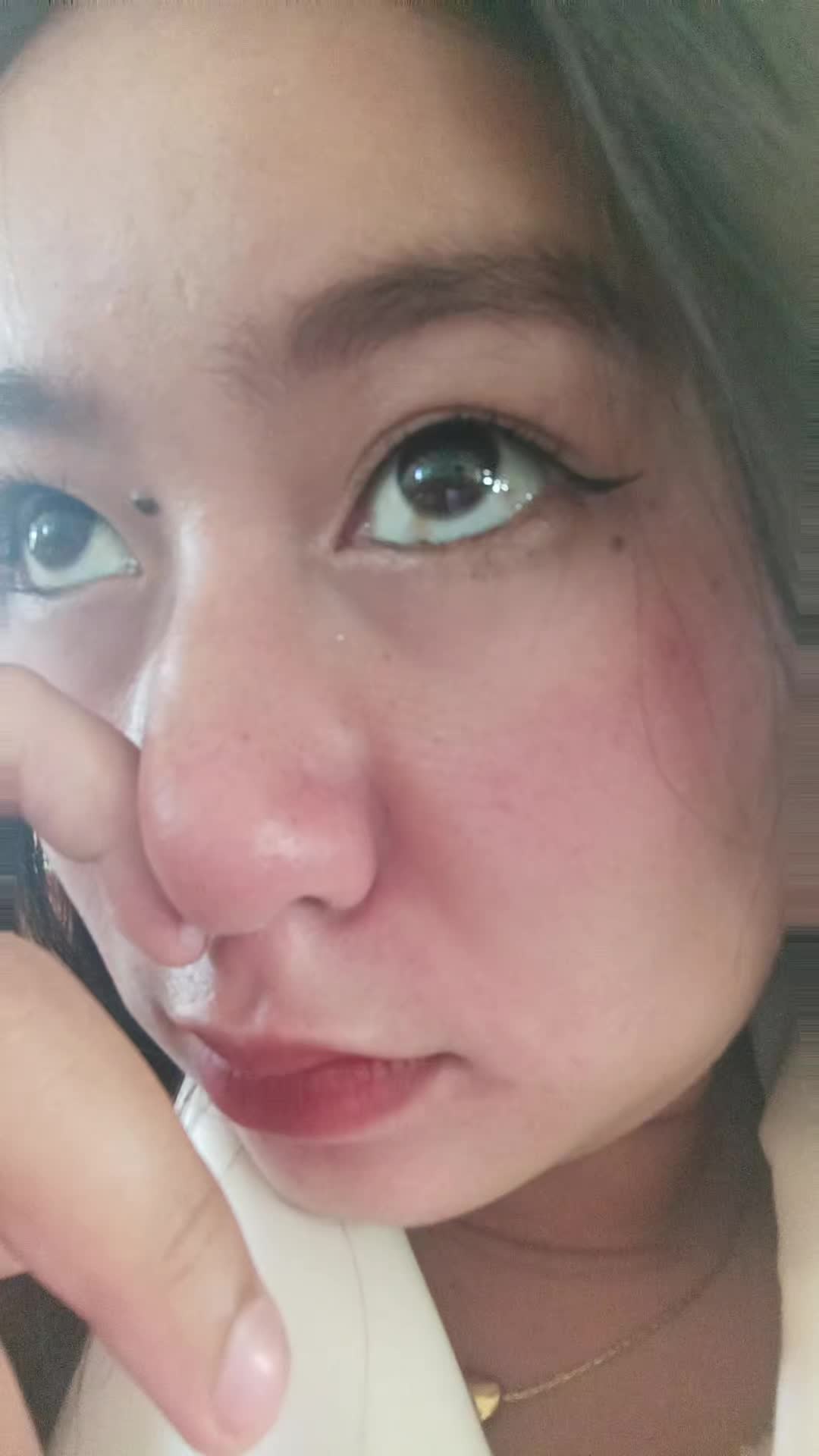 @😭